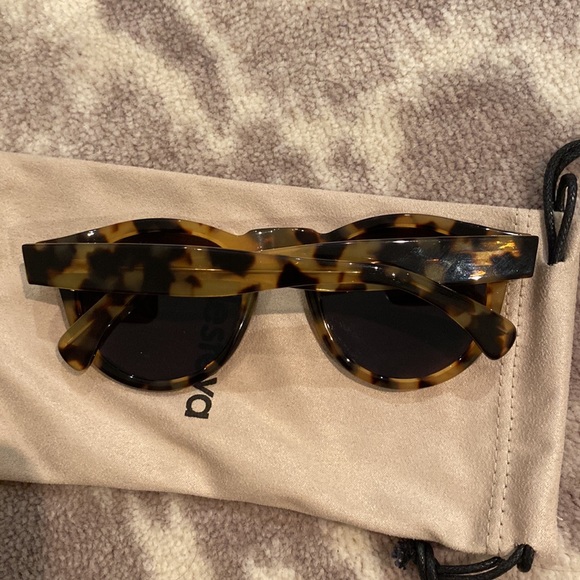 Illesteva Leonard Tortoise Blue Lens Sunglasses - Picture 13 of 13